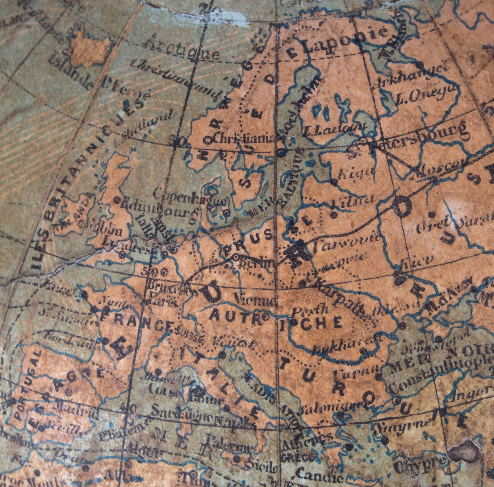 Delagrave desk top French terrestrial globe 1871 - 4