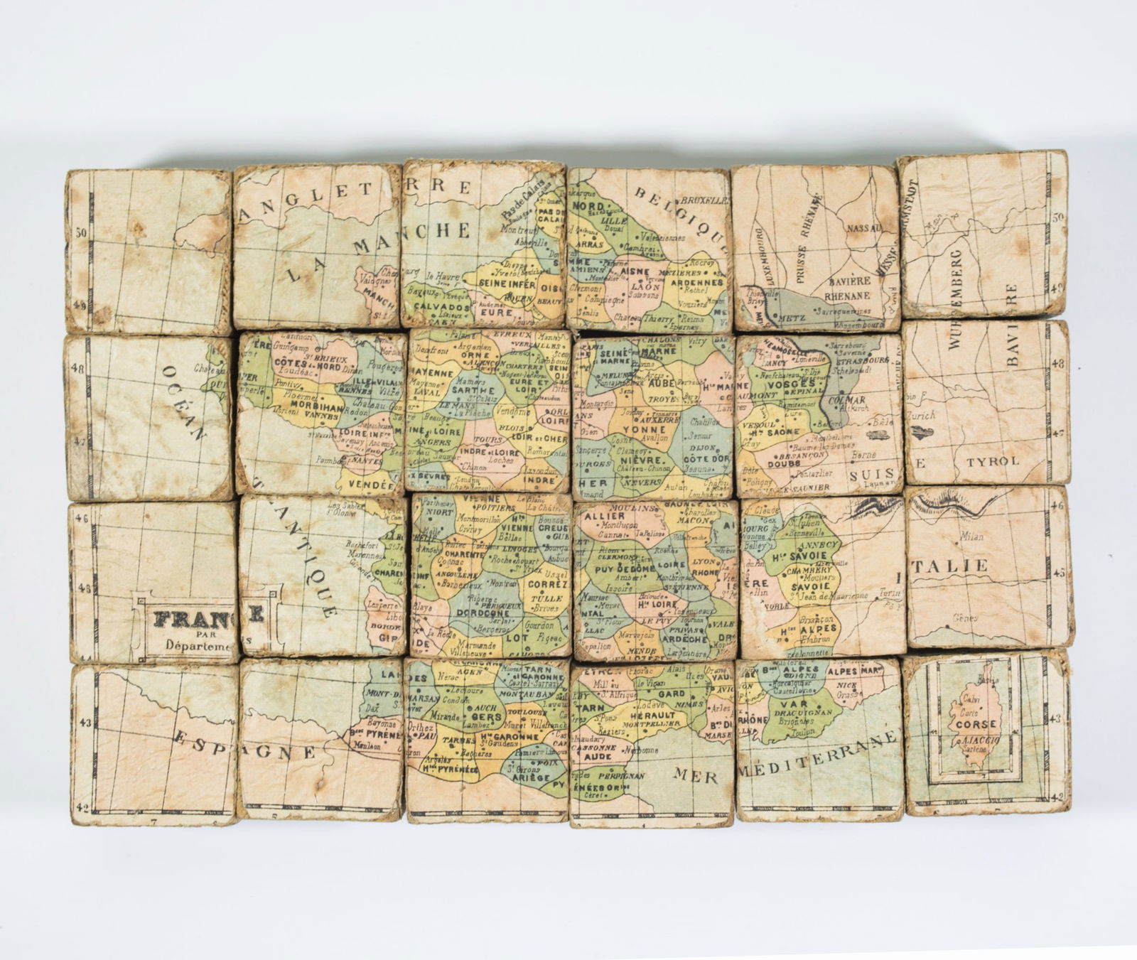Puzzle box with wood cubs with maps of the worlds atlas 1890 french - 7