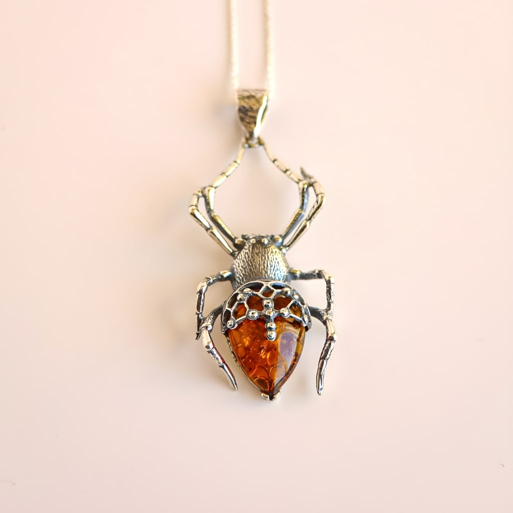 Gothic Spider Amber Necklace in Sterling Silver - 2