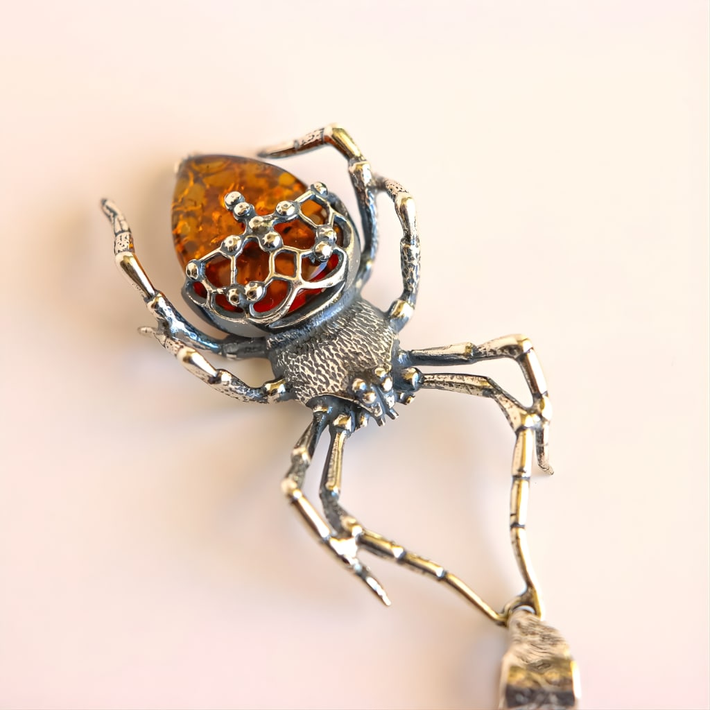 Gothic Spider Amber Necklace in Sterling Silver - 6