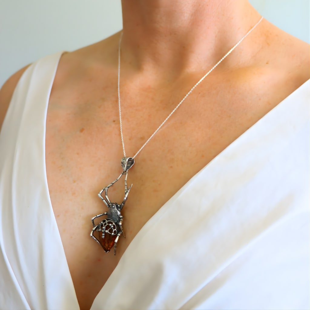 Gothic Spider Amber Necklace in Sterling Silver - 8
