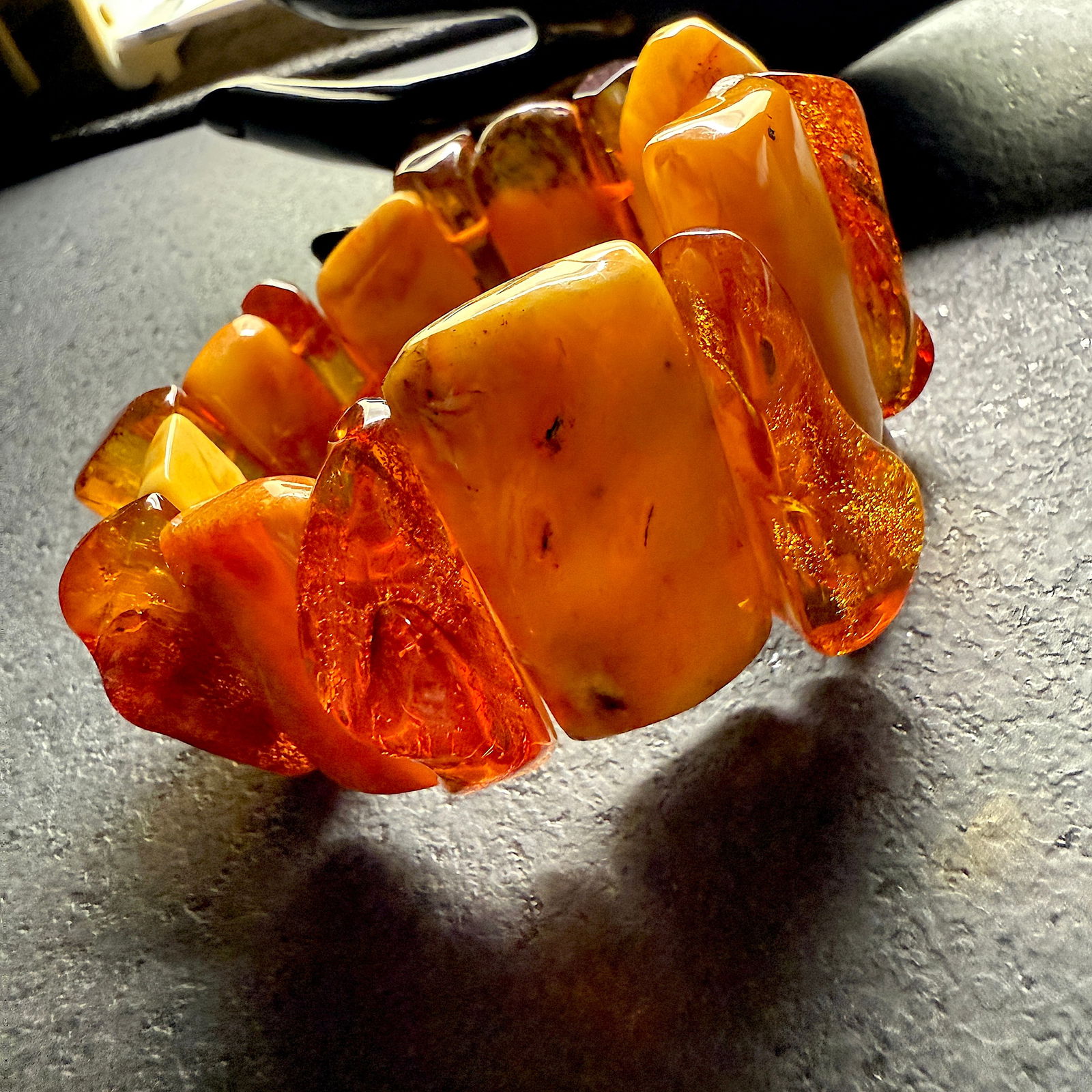 Amazing Vintage Amber Bracelet made from Rectangle shaped Amber beads - 4
