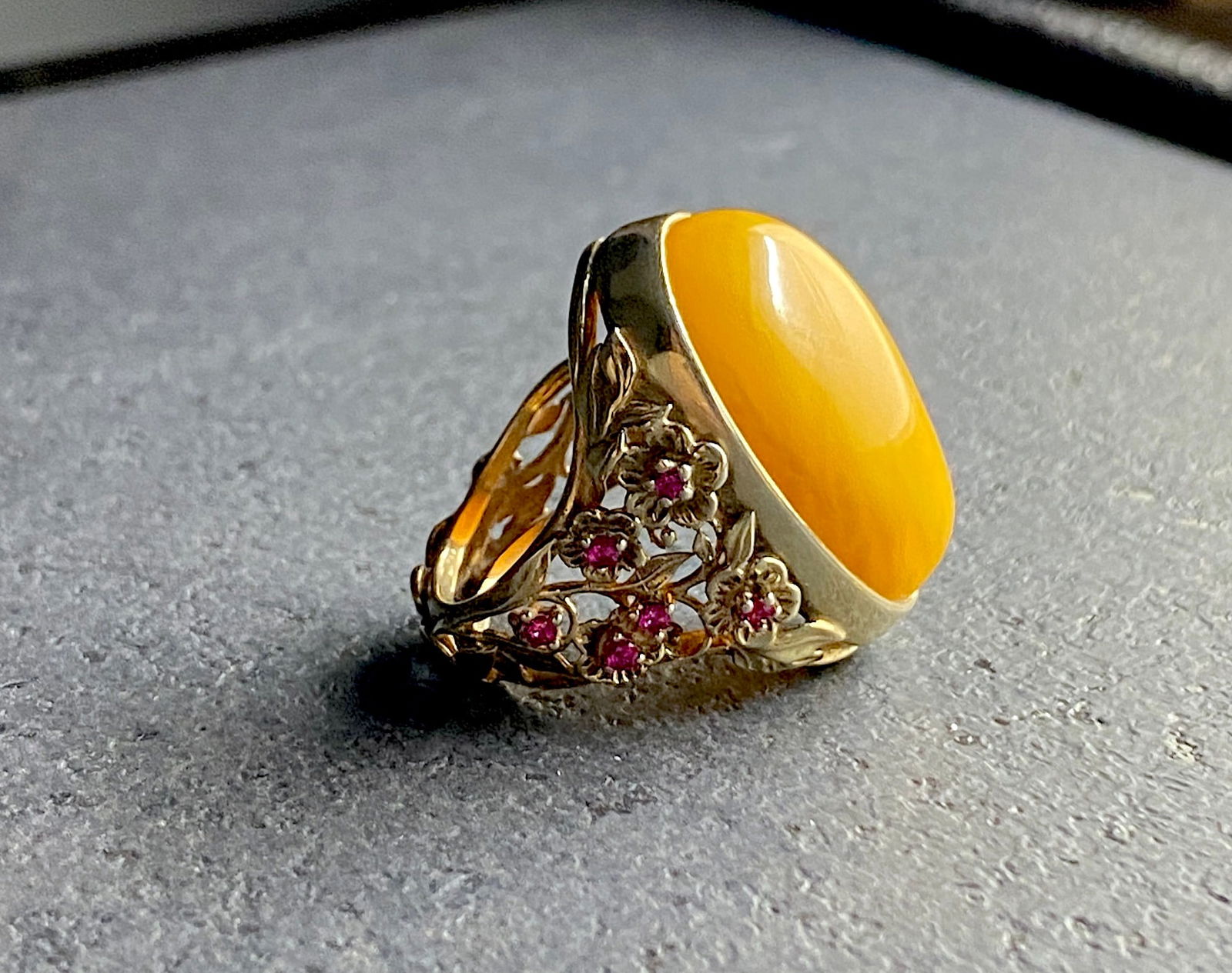 Unique and Beautiful Amber Ring with Garnets - 9