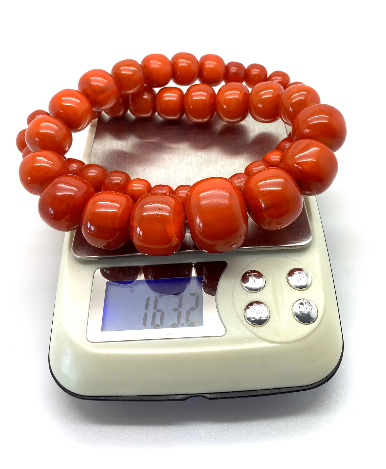 Splendid Bakelite Necklace made from Barrel shaped Bakelite beads - 10