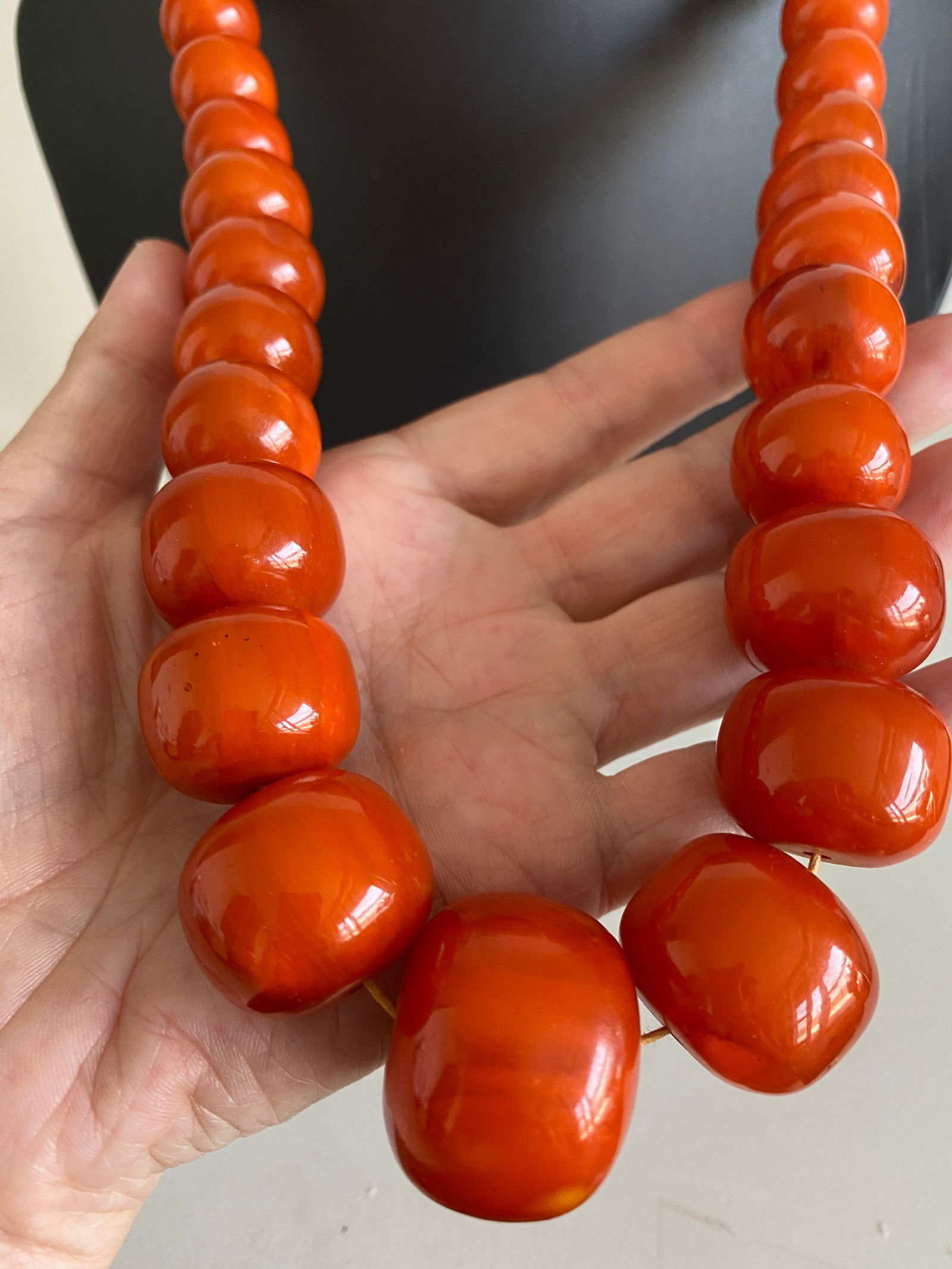 Splendid Bakelite Necklace made from Barrel shaped Bakelite beads - 3