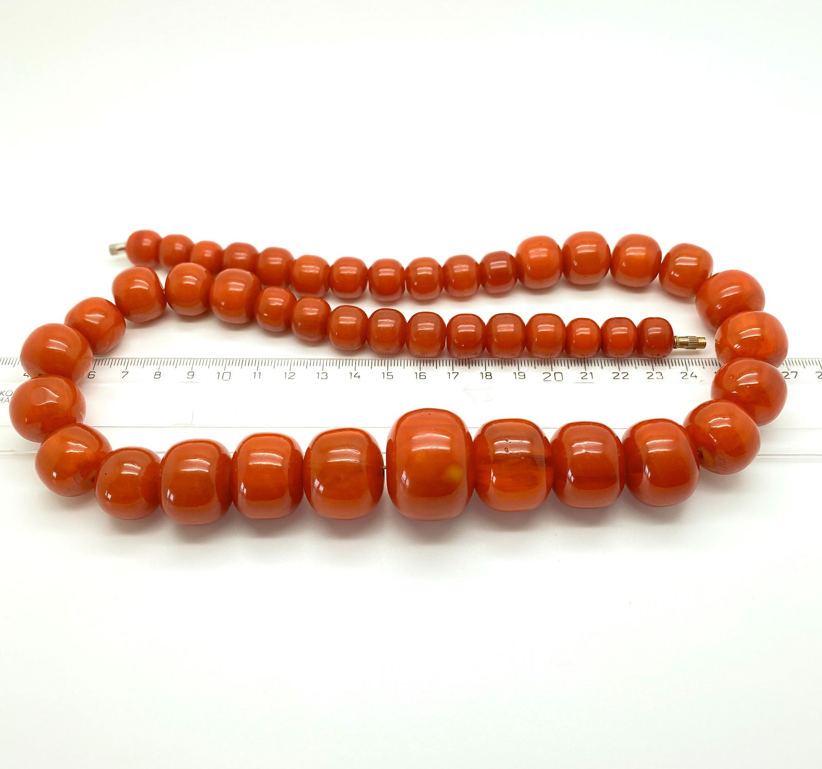 Splendid Bakelite Necklace made from Barrel shaped Bakelite beads - 4