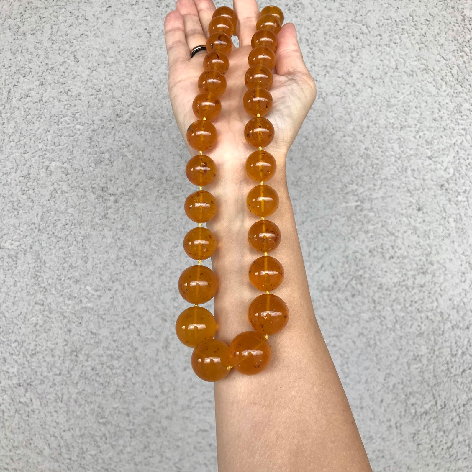 Marvellous Vintage Amber Necklace made from Round Amber beads - 3