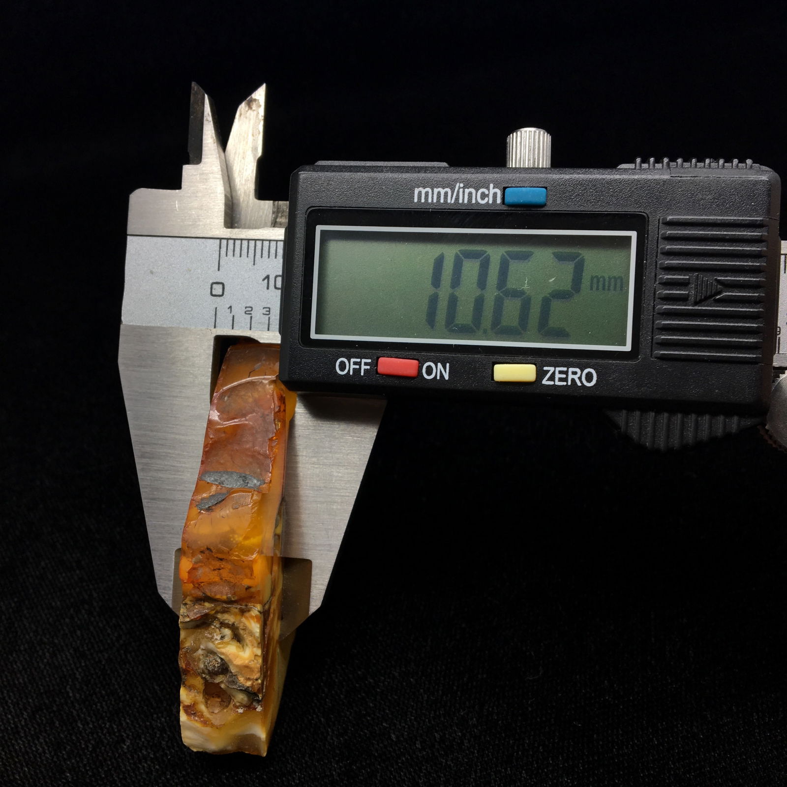 Beautiful Vintage Amber Brooch - 6