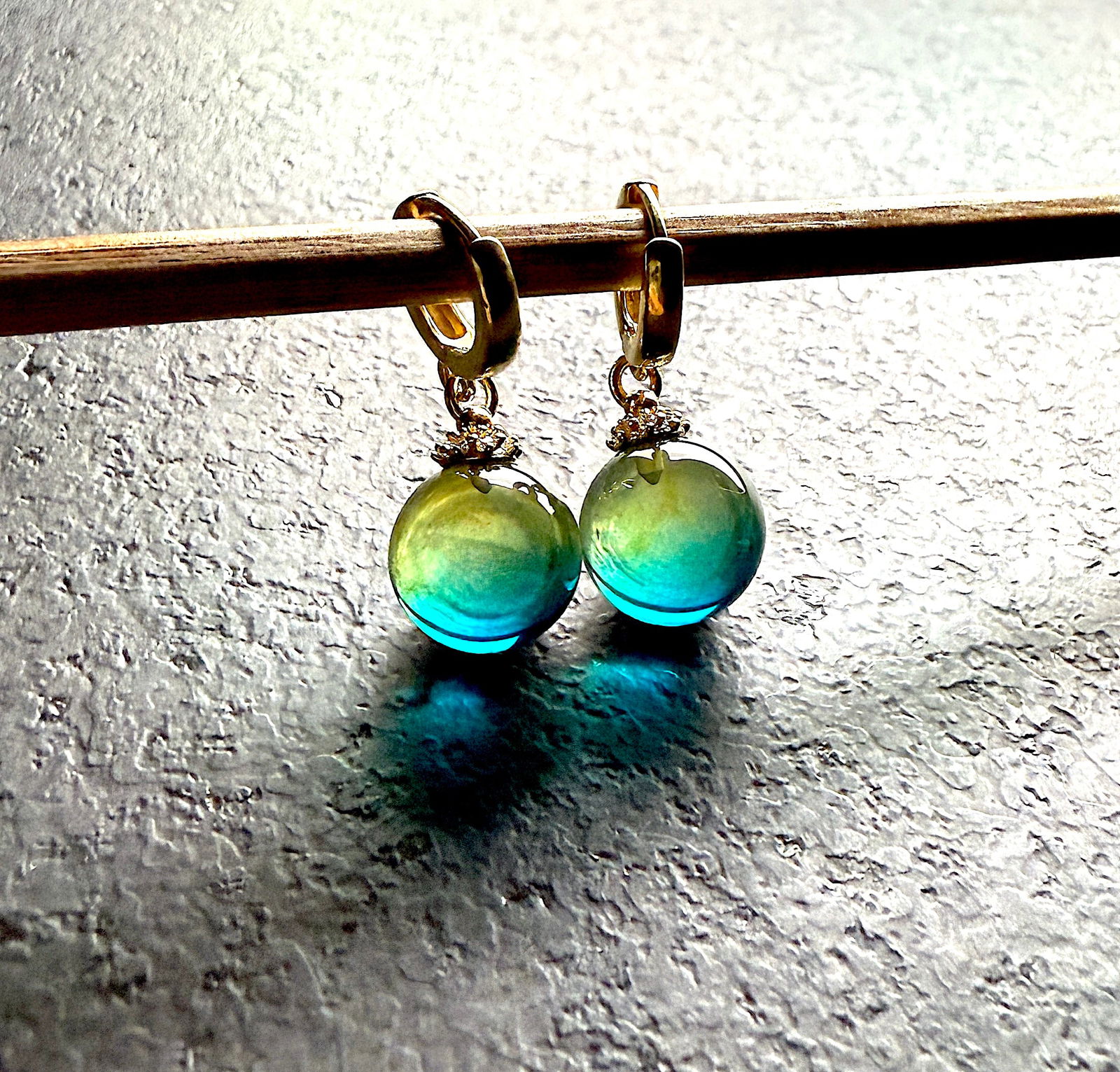 Marvellous Amber Earrings: Title:Marvellous Amber EarringsMetal:925 Silver-Gold PlatedGemstone:AmberWeight:4.4 gSize:Size: 12.0 x 12.0 x 26.0 mm Size: 0.472 x 0.472 x 1.024 inches Made of:(Reconstituted Amber or Whole