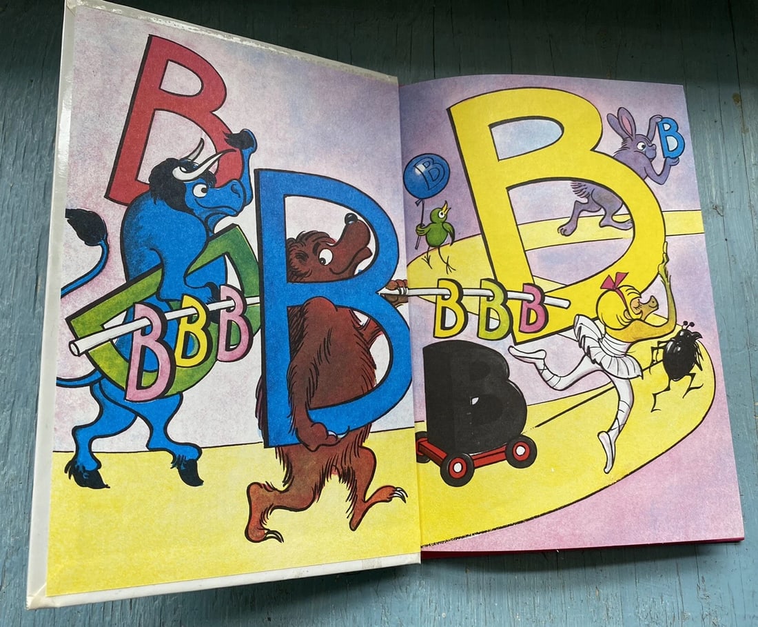 The Berenstains' B Book Dr. Seuss Beginners Books HC 1st Ed. VG+ Grolier BC Ed. - 4
