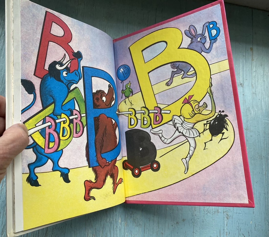 The Berenstains' B Book Dr. Seuss Beginners Books HC 1st Ed. VG+ Grolier BC Ed. - 9