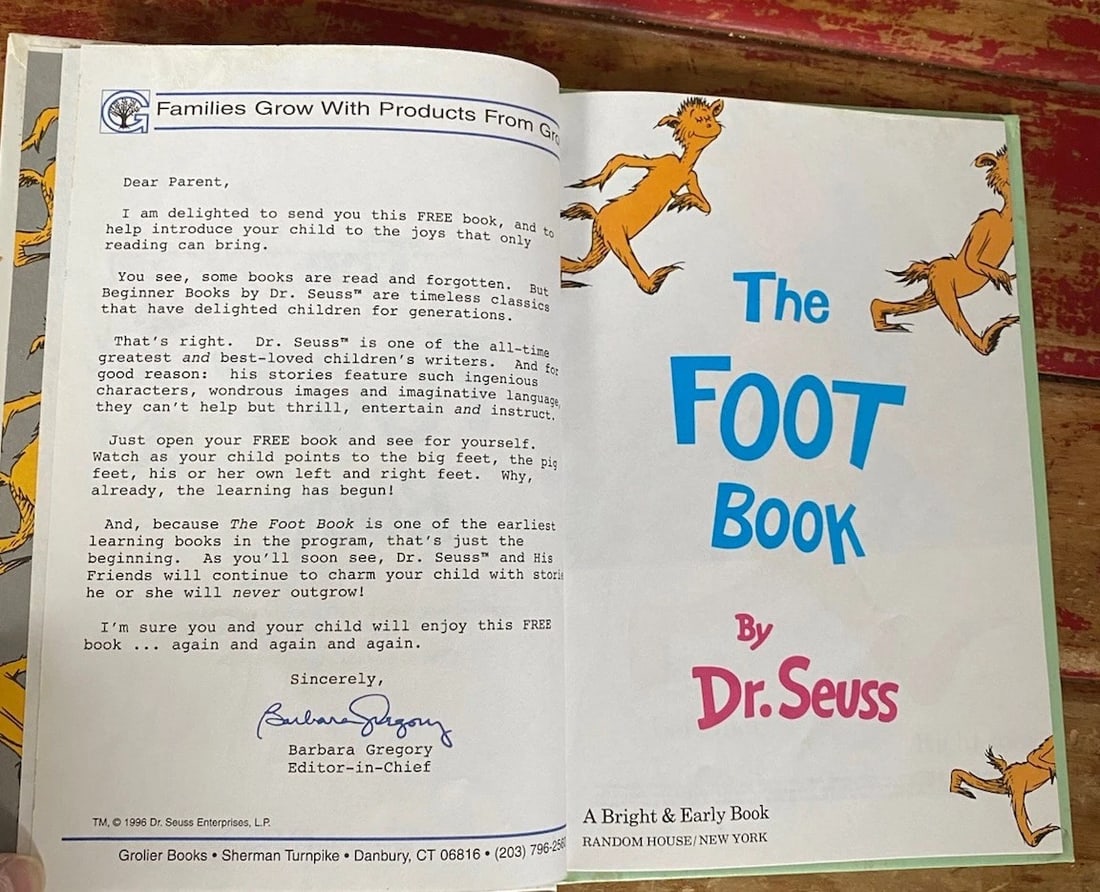 THE FOOT BOOK Dr. Seuss Grolier 1stEd Message Reprint 1993 HC No Writing RARE - 2