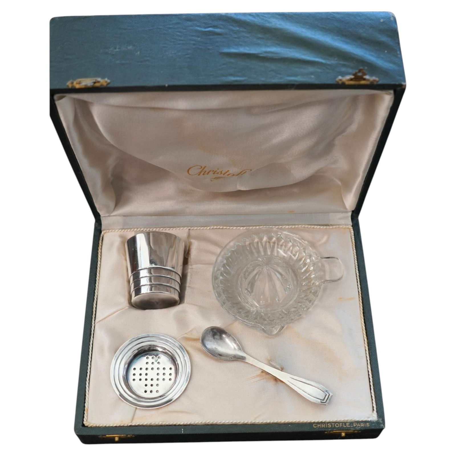 French 1930s CHRISTOFLE Silver Plated Juicer Set: Title: French 1930s CHRISTOFLE Silver Plated Juicer Set Description: About the Item Vintage Christofle Paris four-piece juice set in its original box. Circa 1930s, ​this set includes a tumbler,