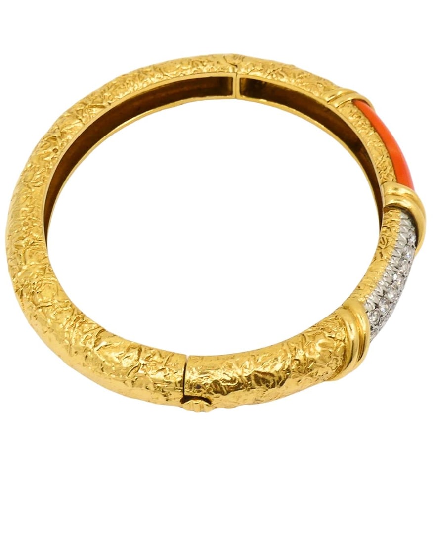 Vintage Van Cleef & Arpels Bracelet Gold Coral Diamond Bangle - 17