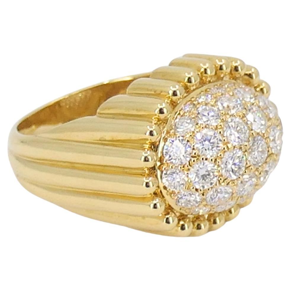 Mikimoto Diamond Ring 18k Gold Cocktail Ring: Title: Mikimoto Diamond Ring 18k Gold Cocktail Ring Description: About the Item A Mikimoto 18k gold diamond ring presents a confident and sparkly cocktail ring style. The design features a wide,