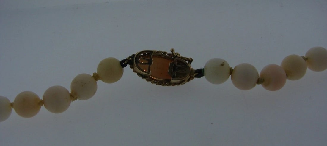 CLASSIC 14k Yellow Gold & Angel Skin Coral Beaded Necklace Circa 1950s - 4