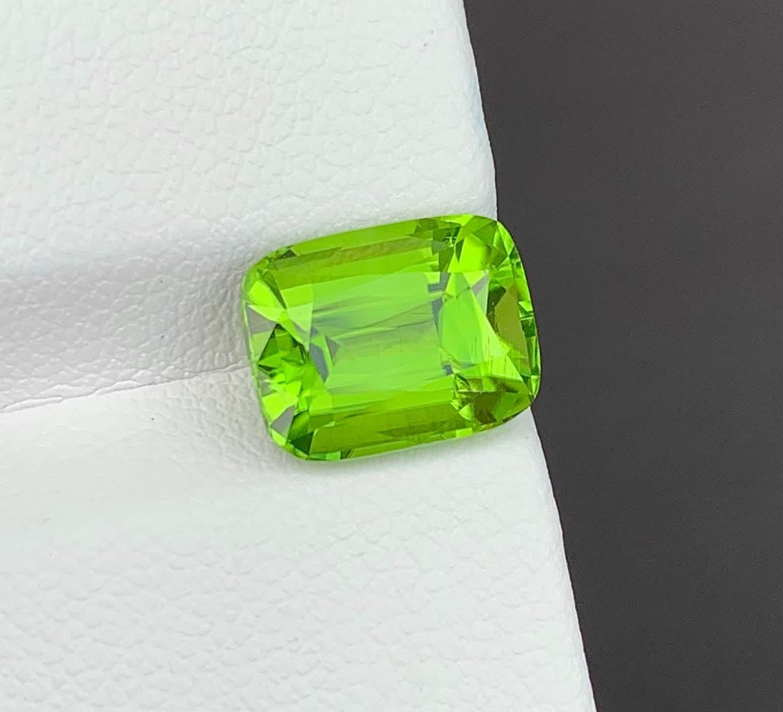 Natural Green Peridot Gemstone: Cushion Cut August Birthstone - 7
