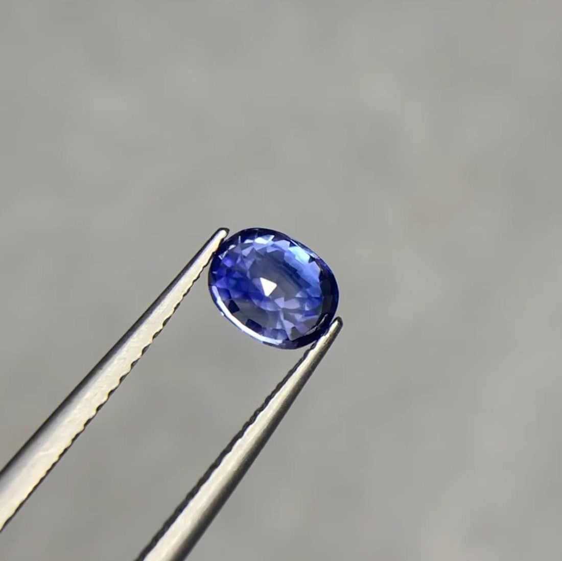Ceylon Blue Sapphire Gemstone: 1.30 ct Oval Cut, Vivid Deep Blue - 6