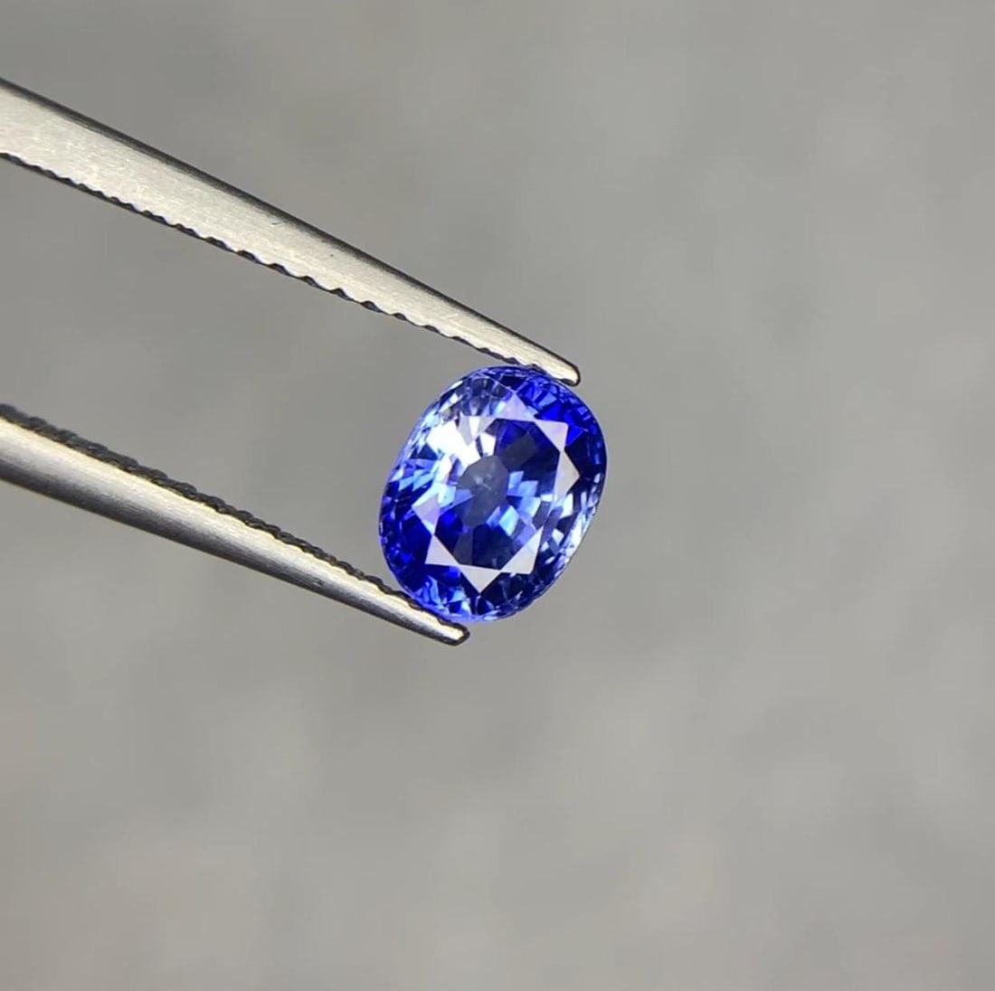 Ceylon Blue Sapphire Gemstone: 1.30 ct Oval Cut, Vivid Deep Blue - 8