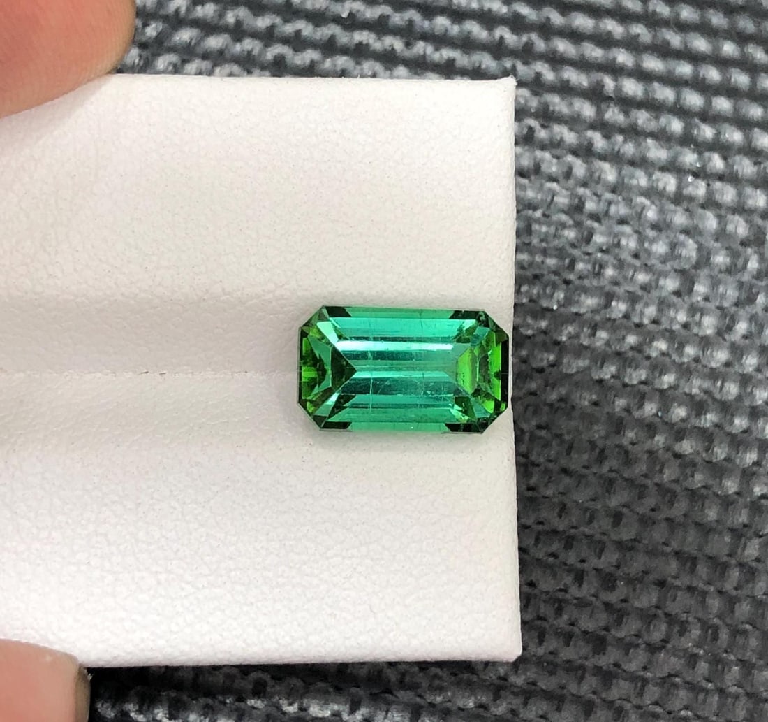 4.50 CT Faceted Blue Green Tourmaline Gemstone - 12