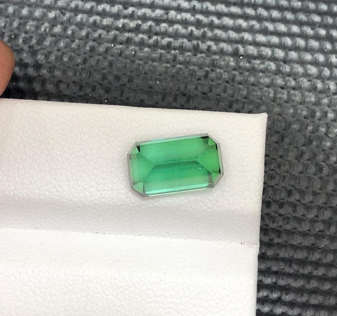 4.50 CT Faceted Blue Green Tourmaline Gemstone - 16