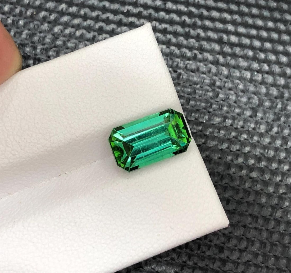 4.50 CT Faceted Blue Green Tourmaline Gemstone - 3