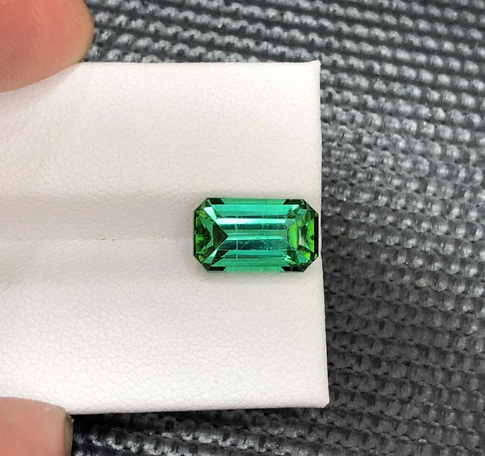 4.50 CT Faceted Blue Green Tourmaline Gemstone - 6