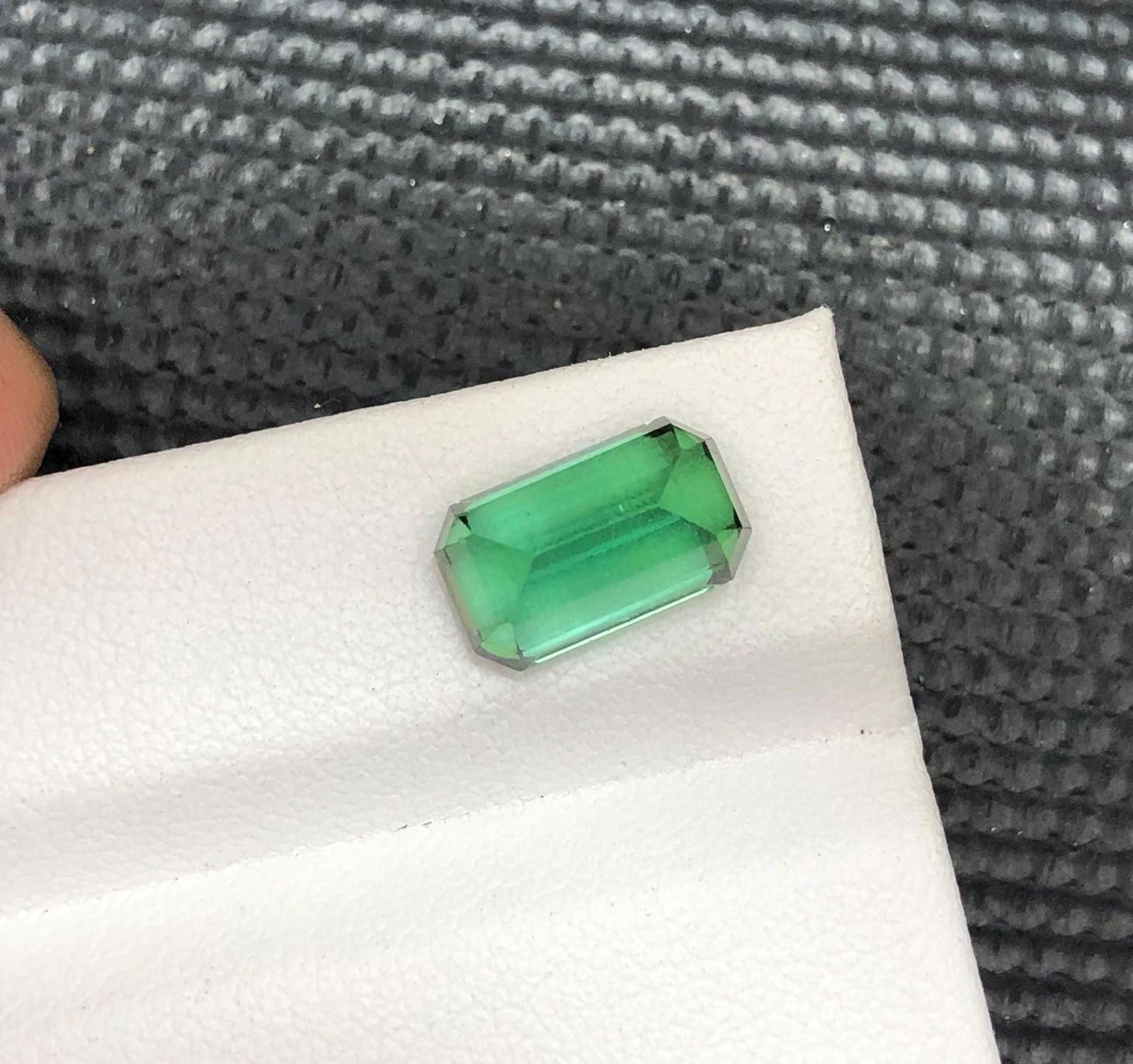 4.50 CT Faceted Blue Green Tourmaline Gemstone - 9