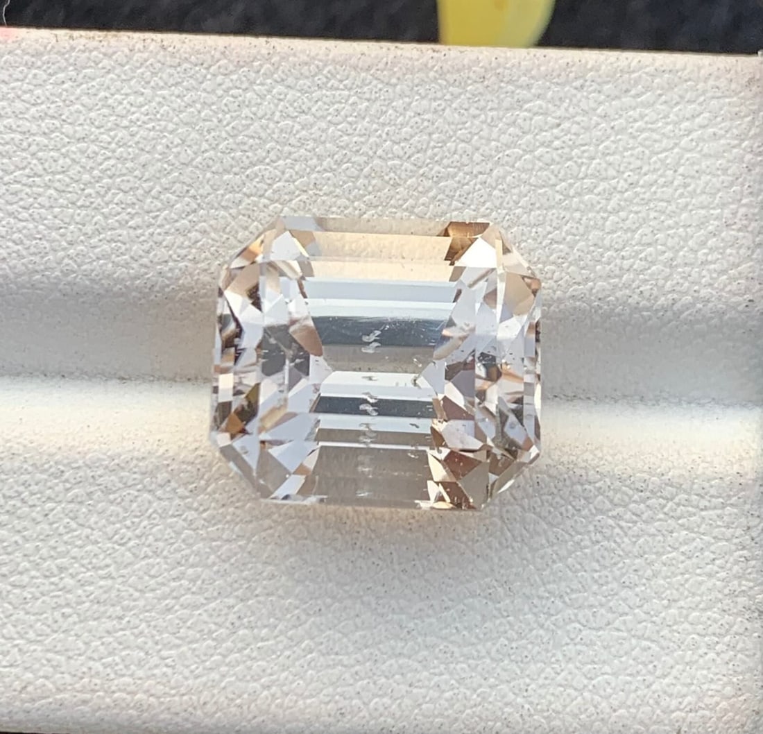 Light Sherry Topaz Gemstone: 17 Carat Emerald Cut Stone - 2