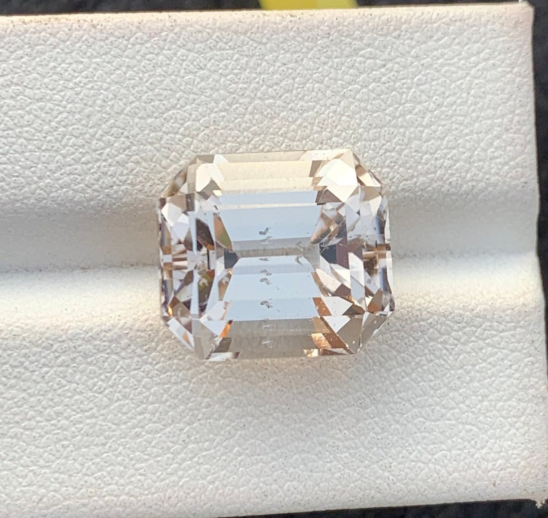 Light Sherry Topaz Gemstone: 17 Carat Emerald Cut Stone - 8