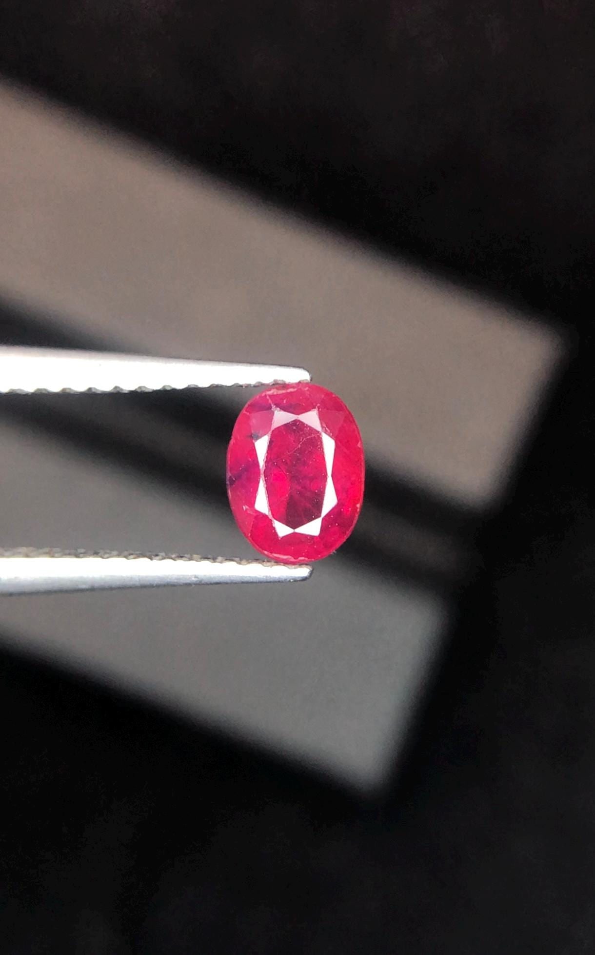 Vivid Red Ruby Gemstone: 1 Carat Oval Mozambique Ruby - 11