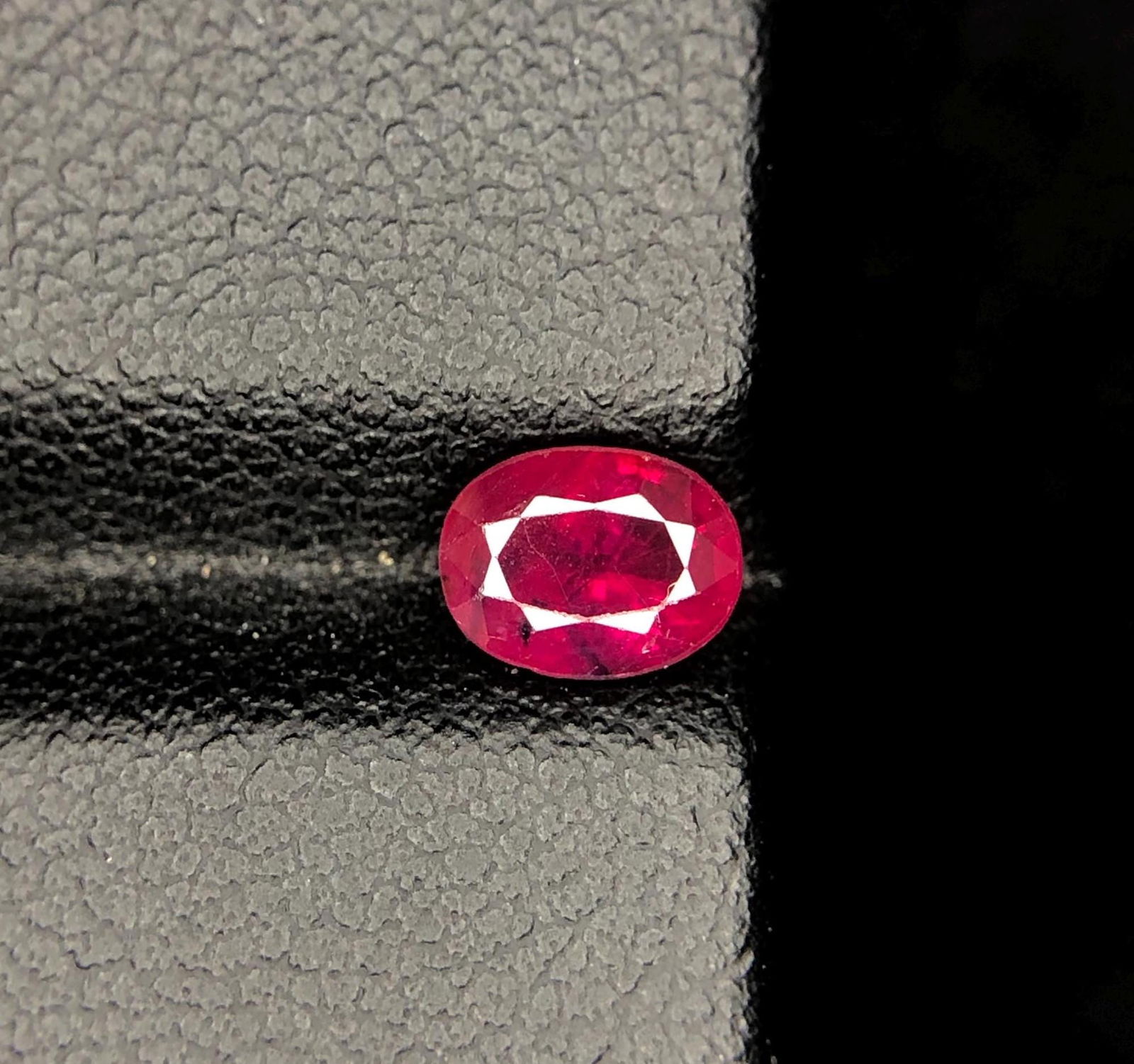 Vivid Red Ruby Gemstone: 1 Carat Oval Mozambique Ruby - 5