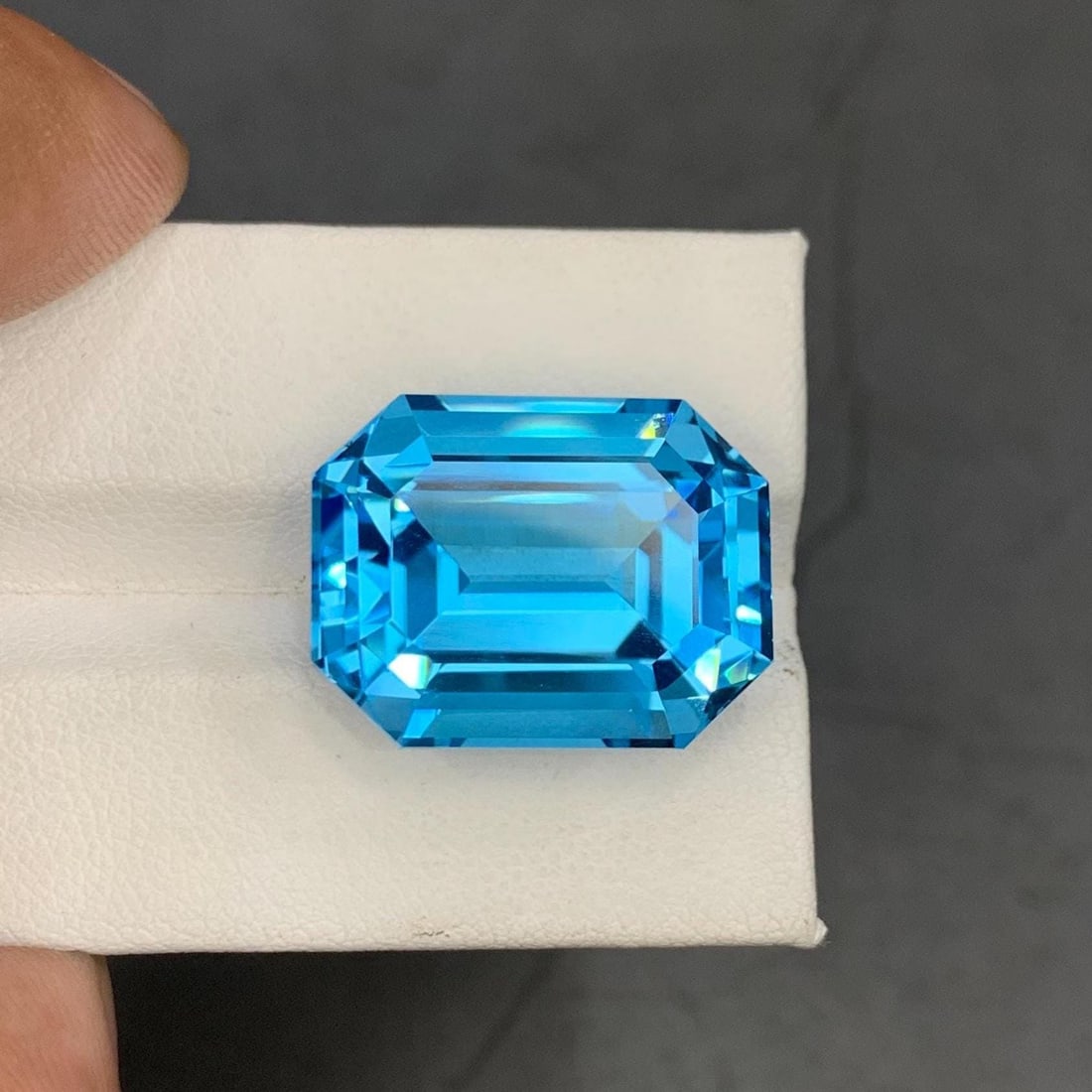 Emerald Cut Swiss Blue Topaz Gemstone: 35.40 Carat December Birthstone - 3