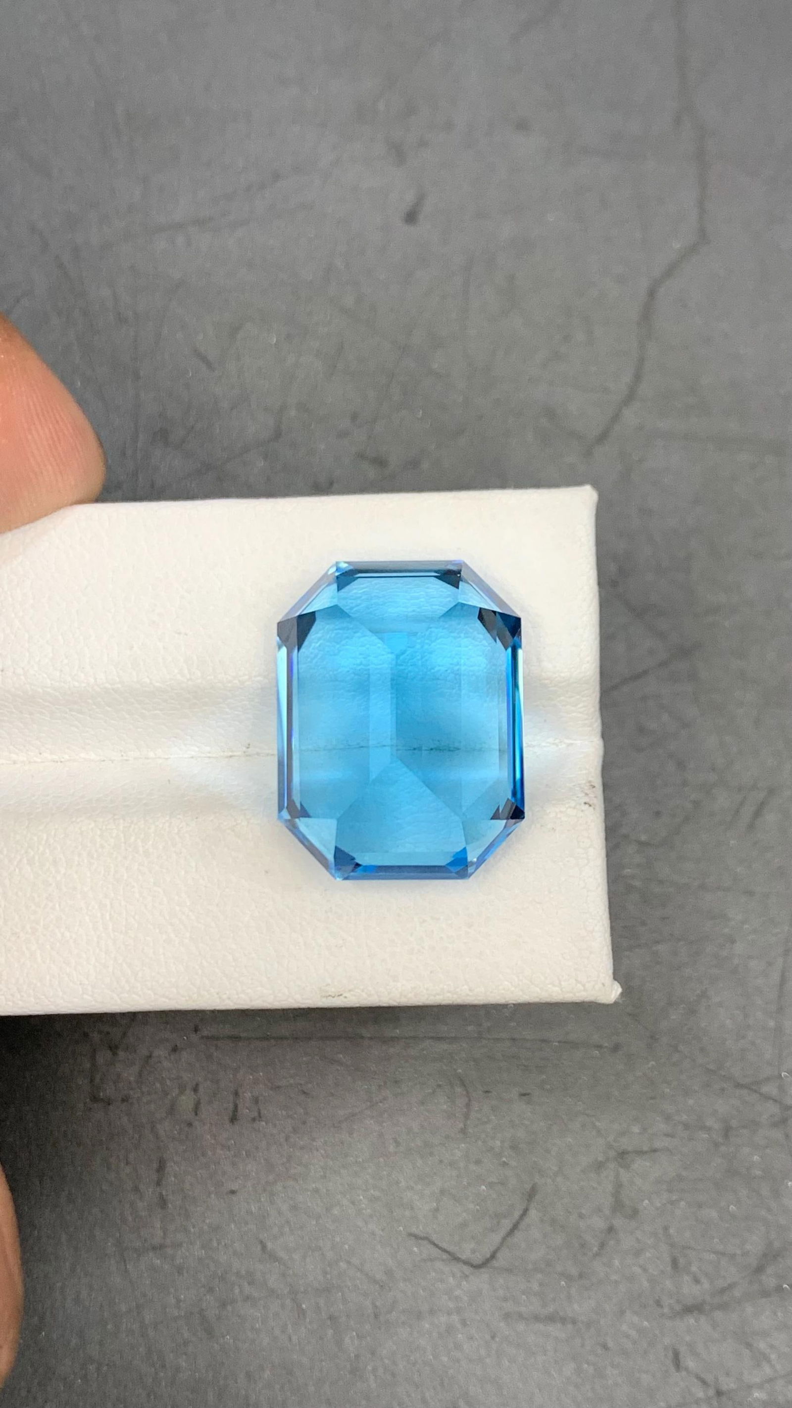 Emerald Cut Swiss Blue Topaz Gemstone: 35.40 Carat December Birthstone - 7