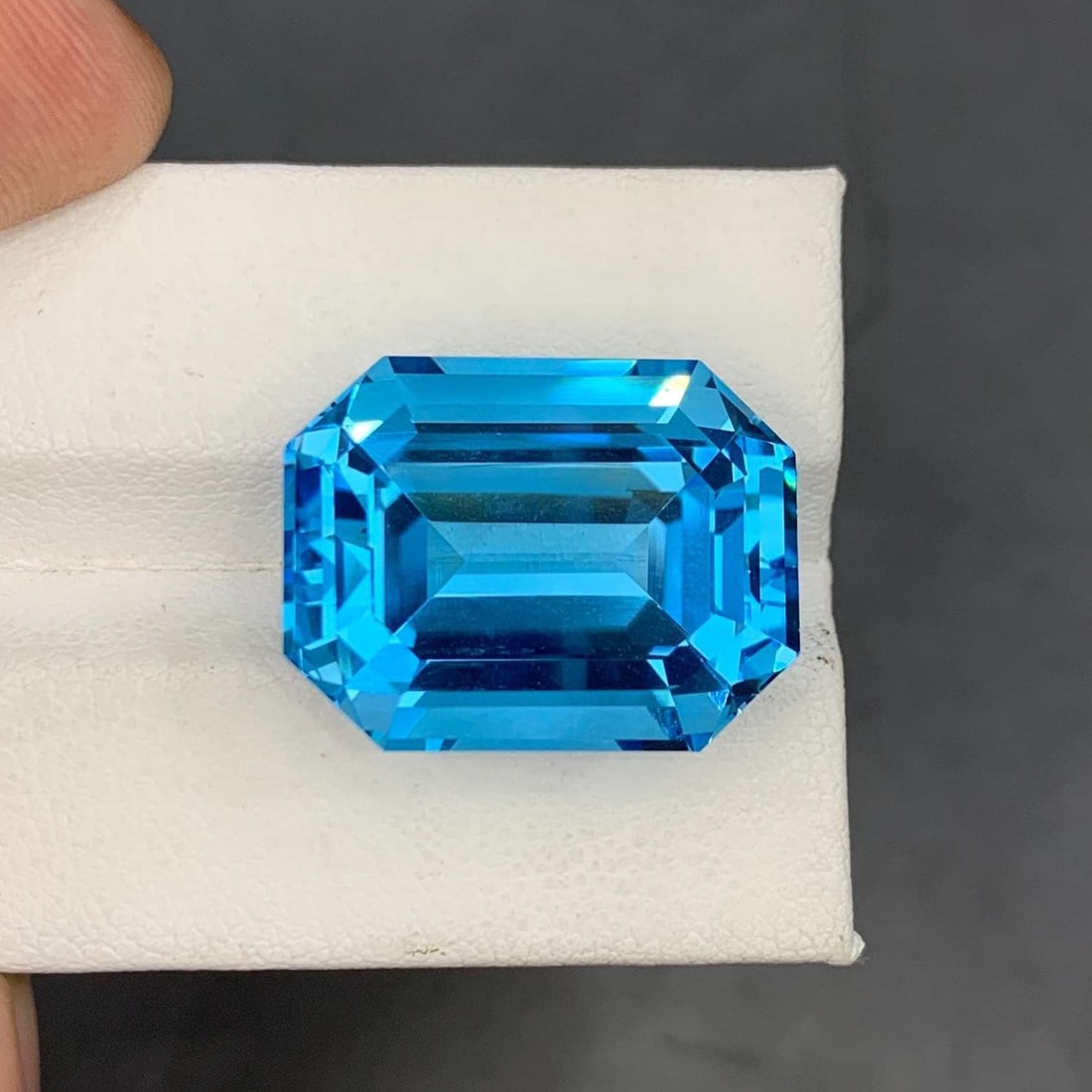 Emerald Cut Swiss Blue Topaz Gemstone: 35.40 Carat December Birthstone - 9