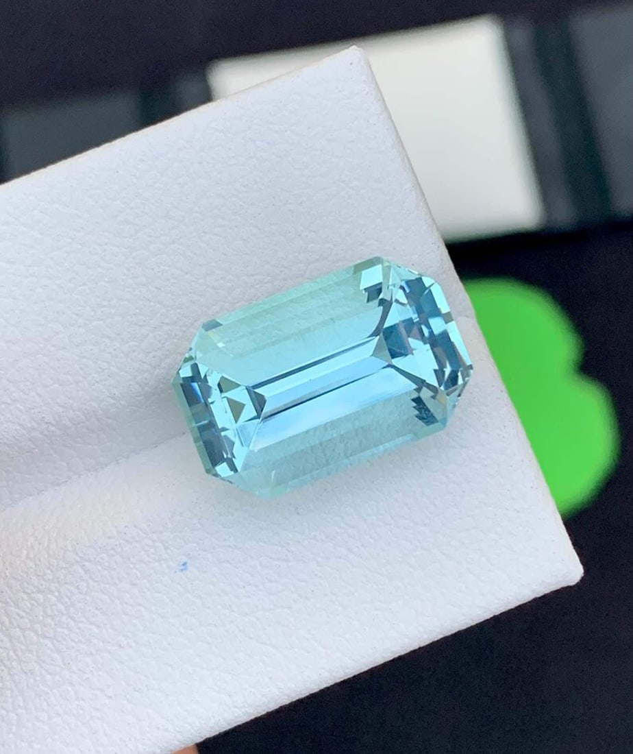 Santa Maria Aquamarine Gemstone: 13.15 Carat Emerald Cut Beryl - 10