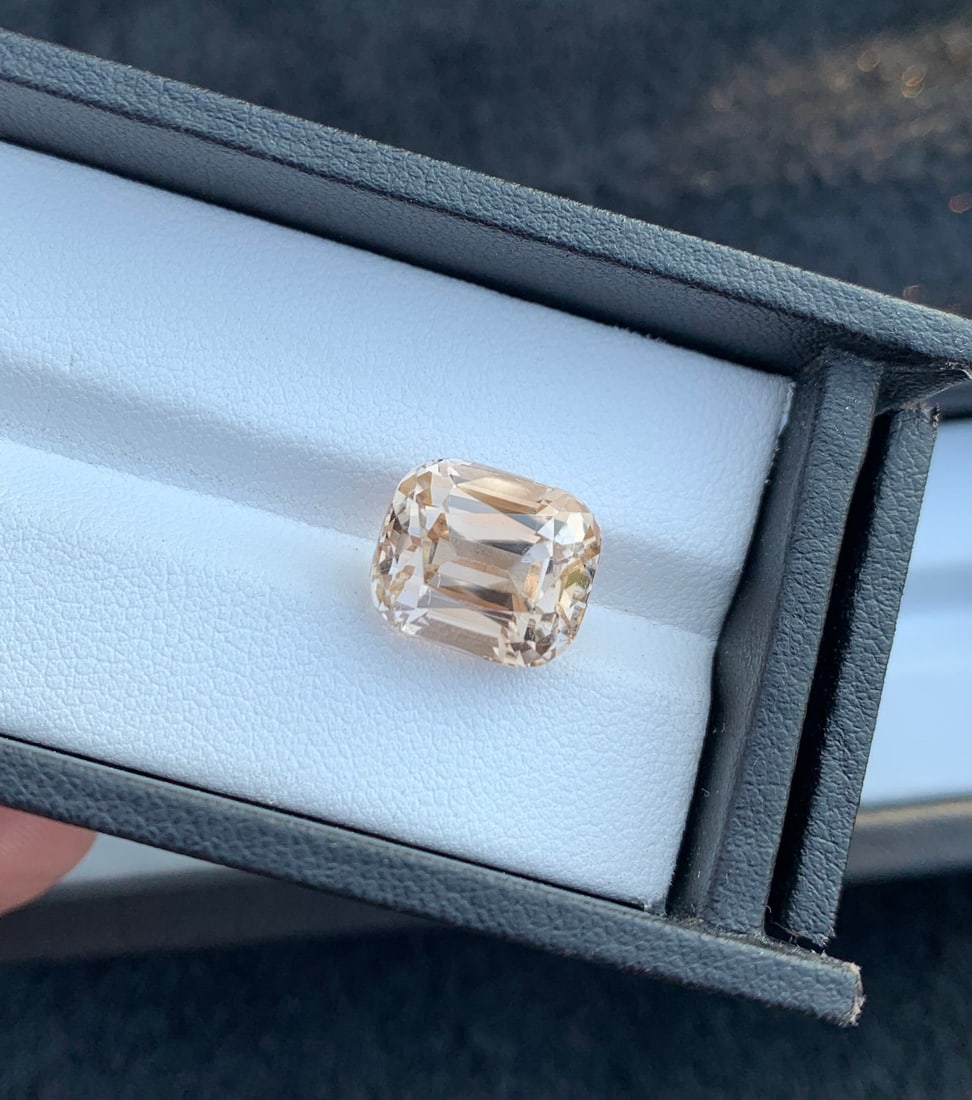 Handmade Sherry Topaz Gemstone: 12.20 CT Faceted Cushion Cut - 6