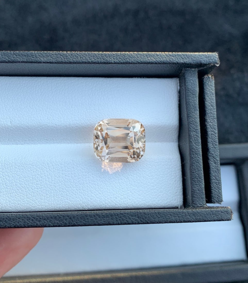 Handmade Sherry Topaz Gemstone: 12.20 CT Faceted Cushion Cut - 8