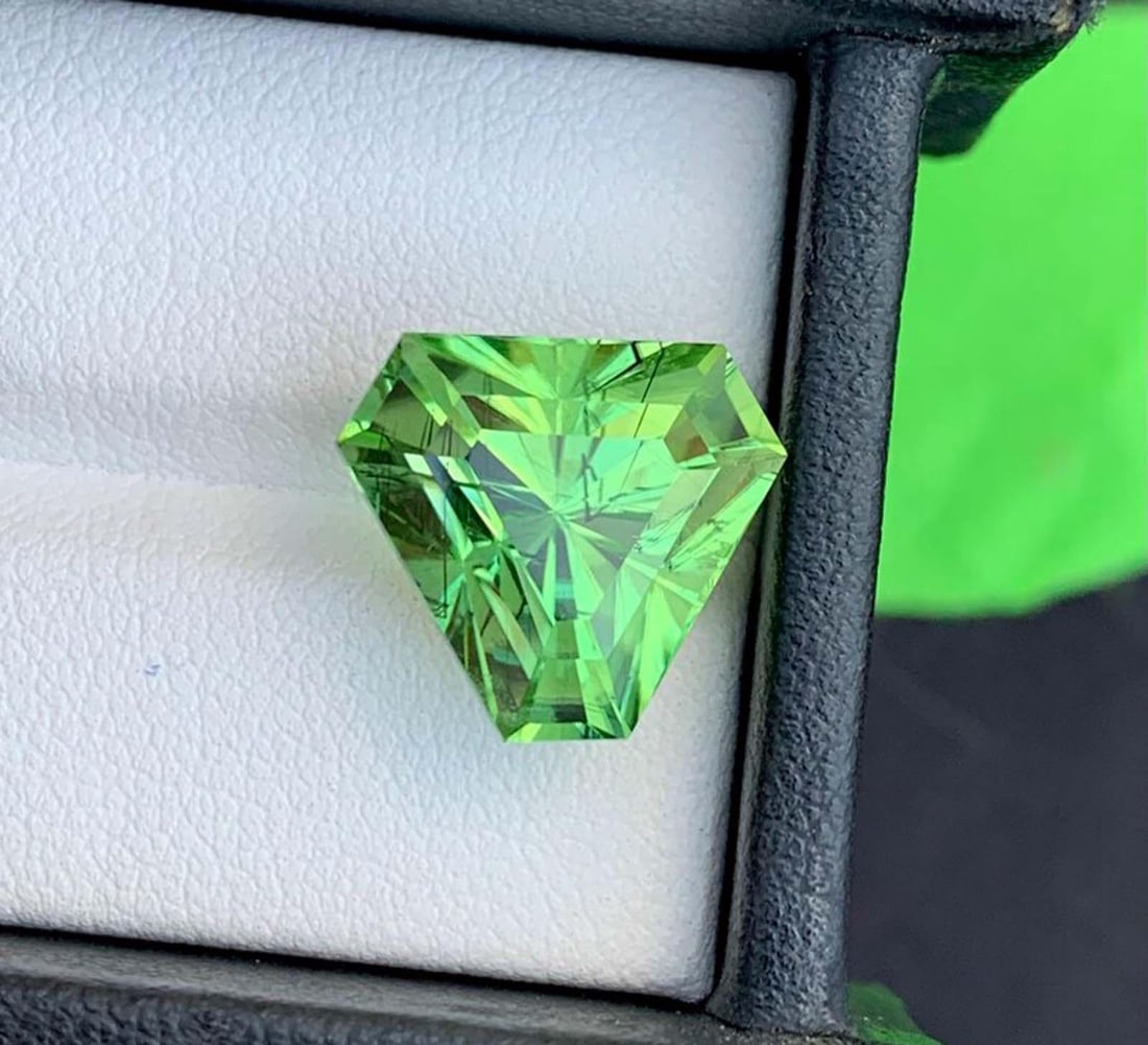 Natural Rutile Peridot Gemstones, Fancy Asscher Cut Peridot Loose Gemstone From Pakistan, August - 7