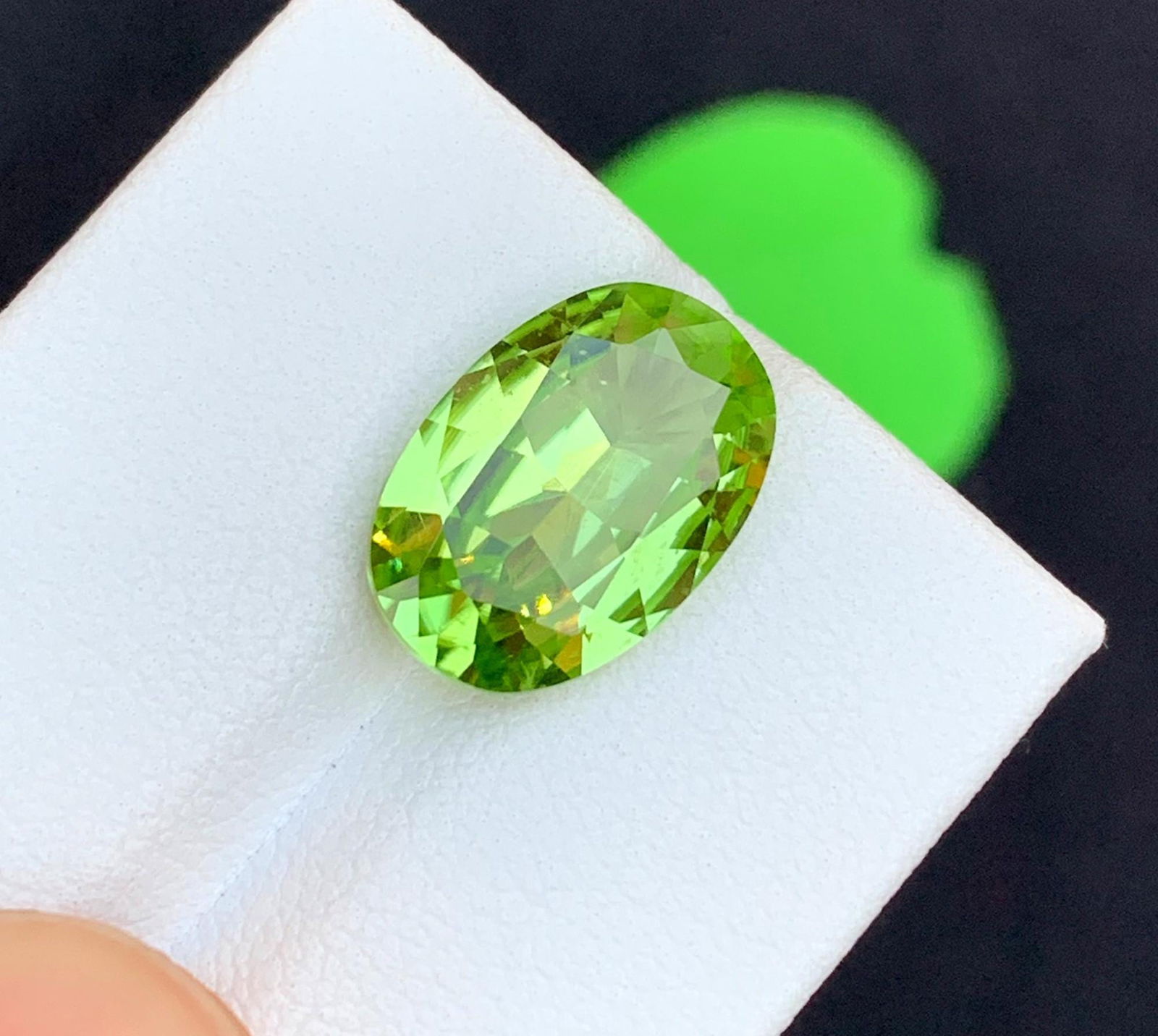Natural Peridot Gemstone: Cushion Cut Loose Stone, August Birthstone (5.38 carats) - 10