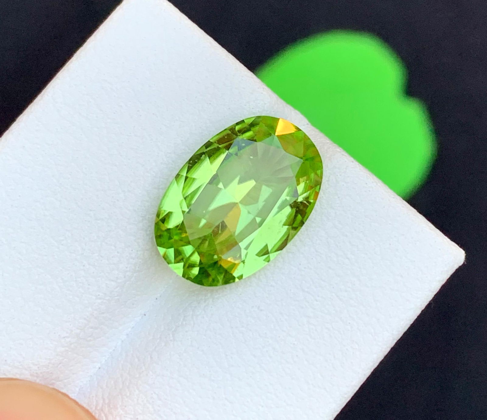 Natural Peridot Gemstone: Cushion Cut Loose Stone, August Birthstone (5.38 carats) - 7