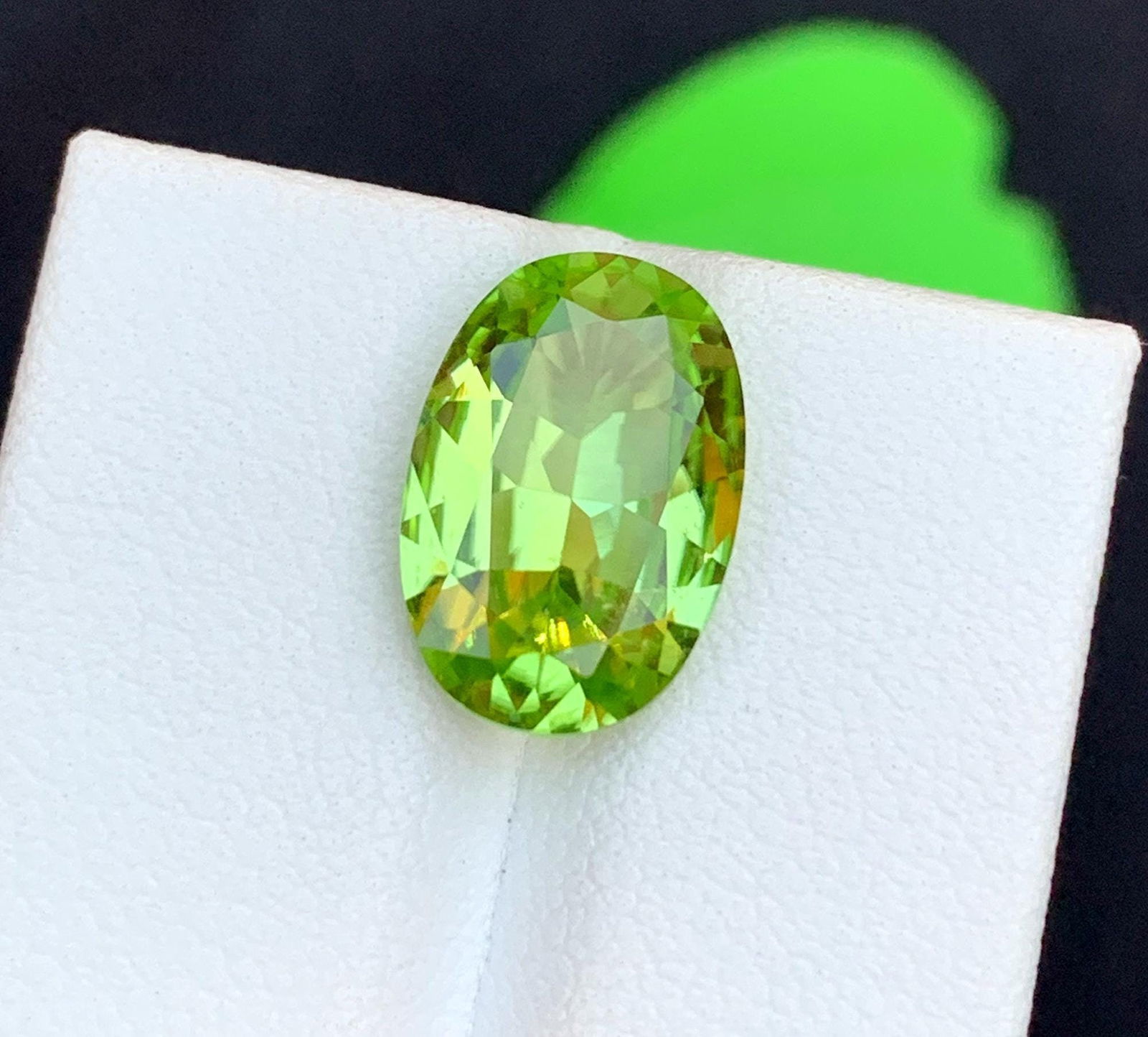 Natural Peridot Gemstone: Cushion Cut Loose Stone, August Birthstone (5.38 carats) - 8