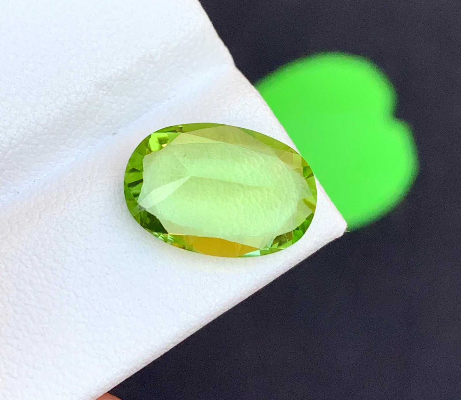 Natural Peridot Gemstone: Cushion Cut Loose Stone, August Birthstone (5.38 carats) - 9