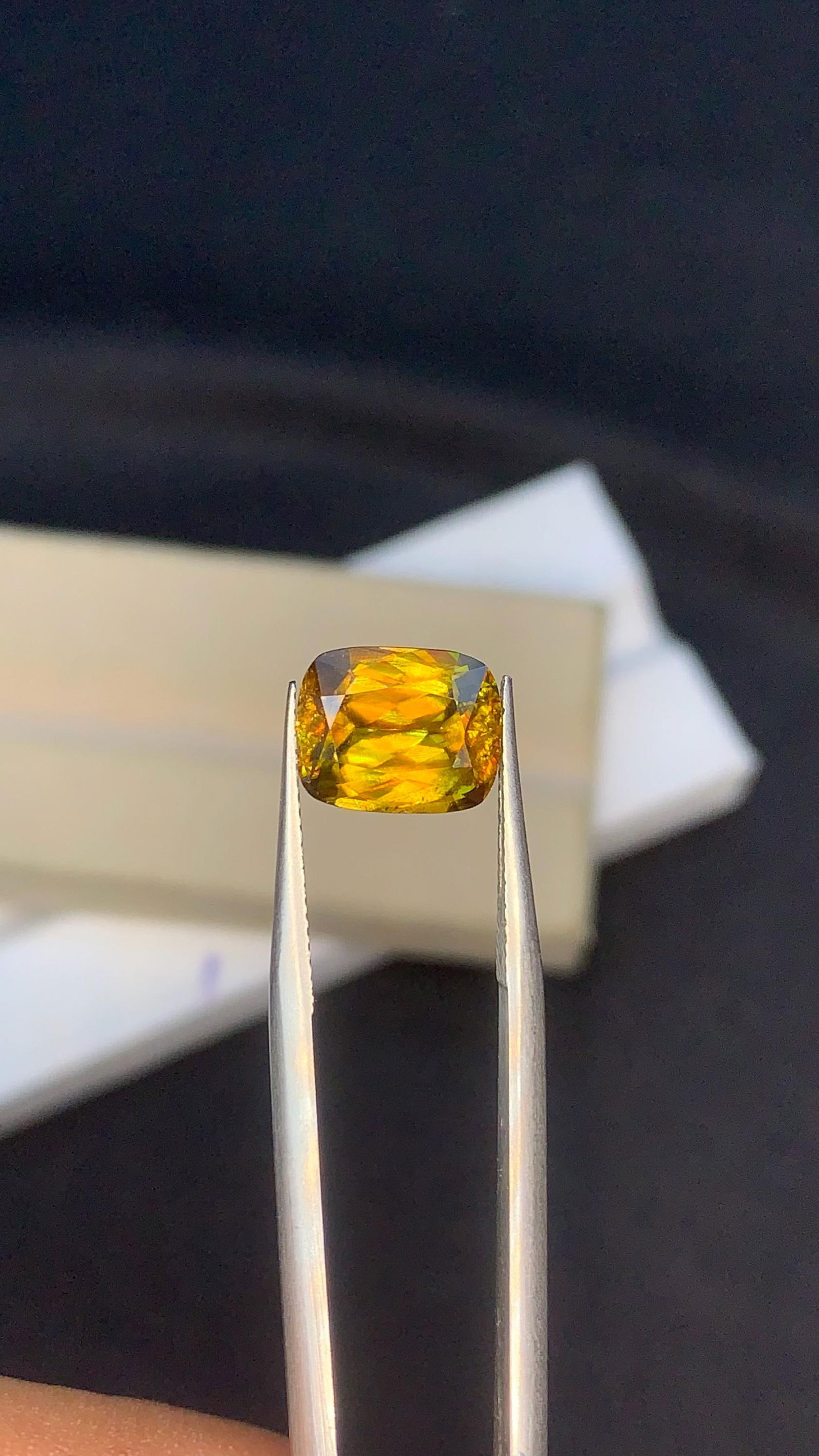 Jewellery Size Natural Sparkling Full Fire Sphene Titanite Loose Gemstone , 3.50 Carat - 14