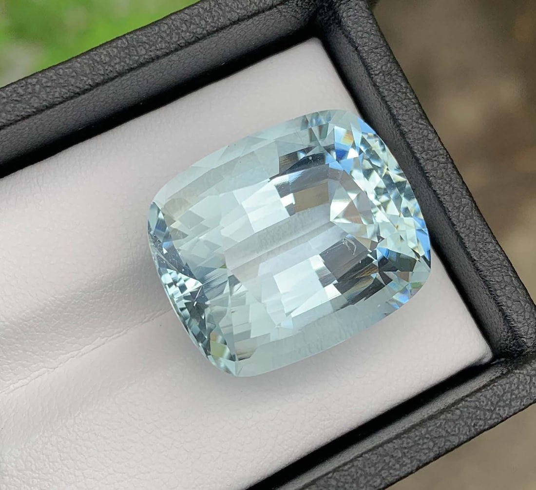 Natural Aquamarine Gemstone: 26.45 Carat Cushion Cut, March Birthstone - 4