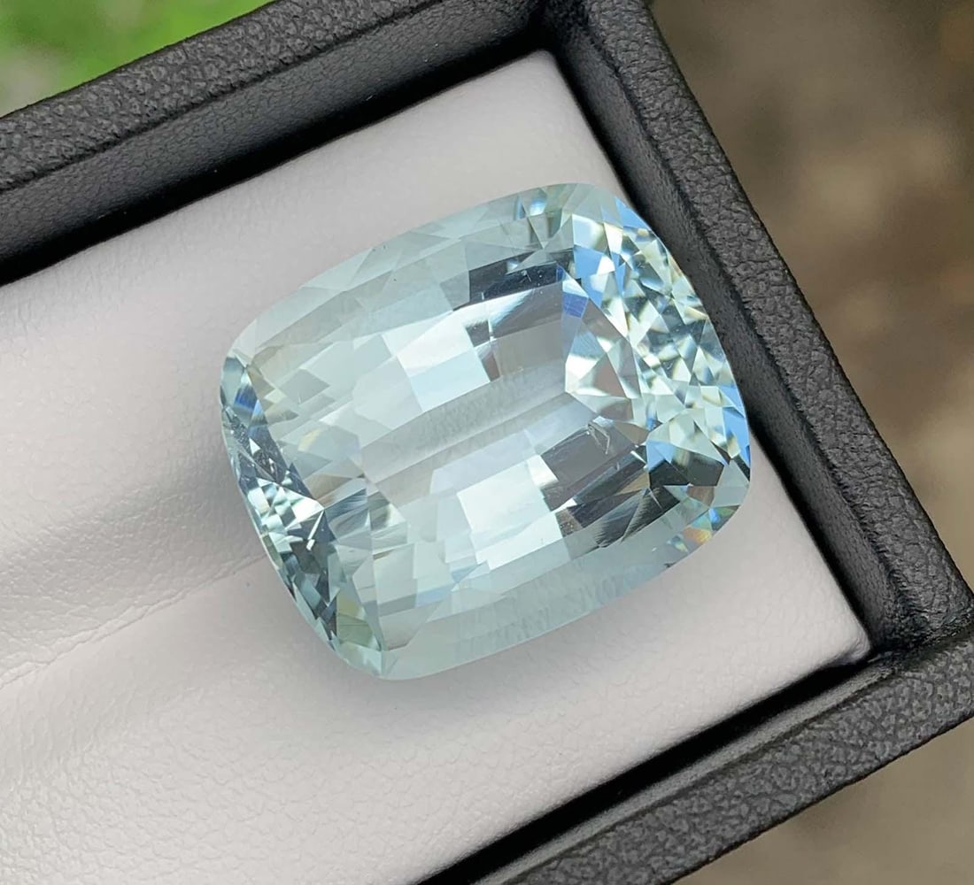 Natural Aquamarine Gemstone: 26.45 Carat Cushion Cut, March Birthstone - 5