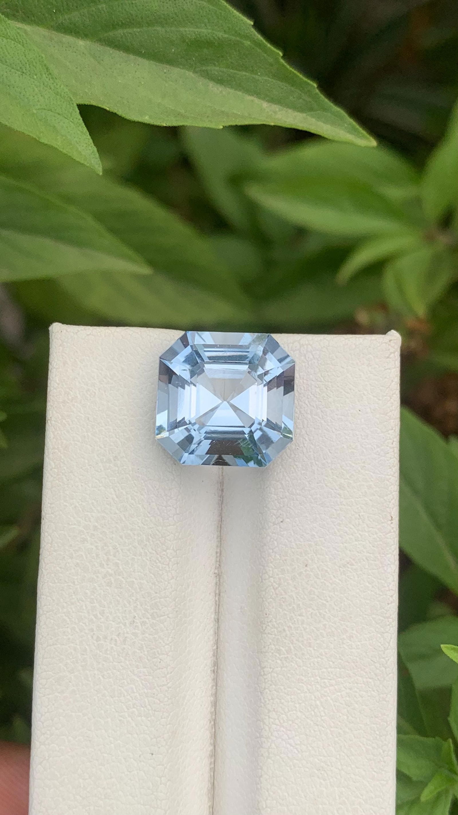 Sky Blue Aquamarine Gemstone, Asscher Cut, VVS Clarity, 8.48 Ct: Materials: Gemstone: Aquamarine Carat weight: 8.48 • Weight : 8.48 carat • Dimension : 12.9*12.6*8.8 MM • Color: Sky Blue • Clarity : VVS • Shape : Asscher •