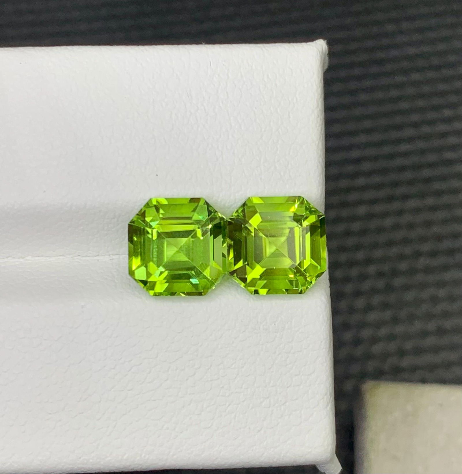 Earrings Size Green Peridot Calibrated Pair Gemstone - 4.990 Carat - 2
