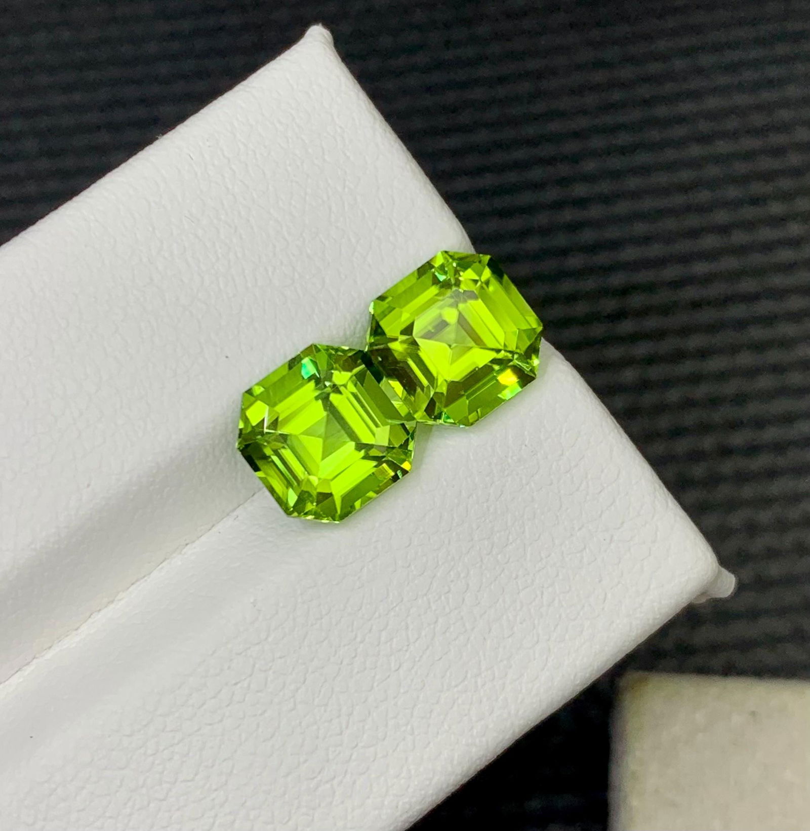 Earrings Size Green Peridot Calibrated Pair Gemstone - 4.990 Carat - 3