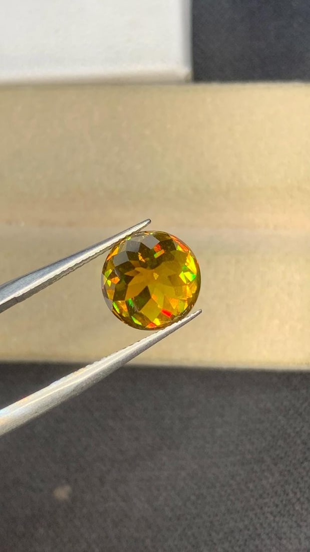 Natural Sparkling Fire Round Cut Sphene Loose Gemstone For Wedding Jewellery - 4.30 Carat - 12